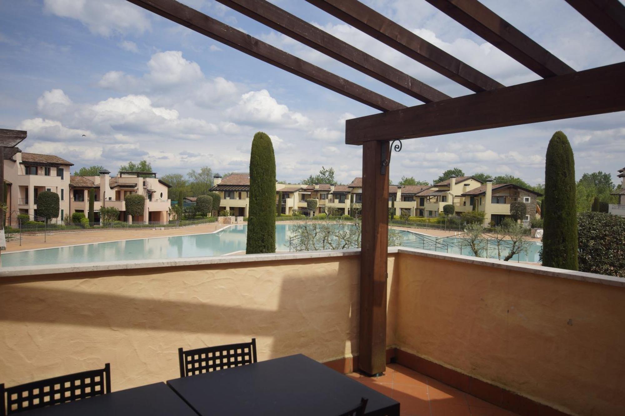 Lugana Resort & Sporting Club Peschiera del Garda Exterior foto